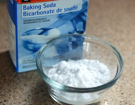 How to remove coffee stains on your teeth-baking soda